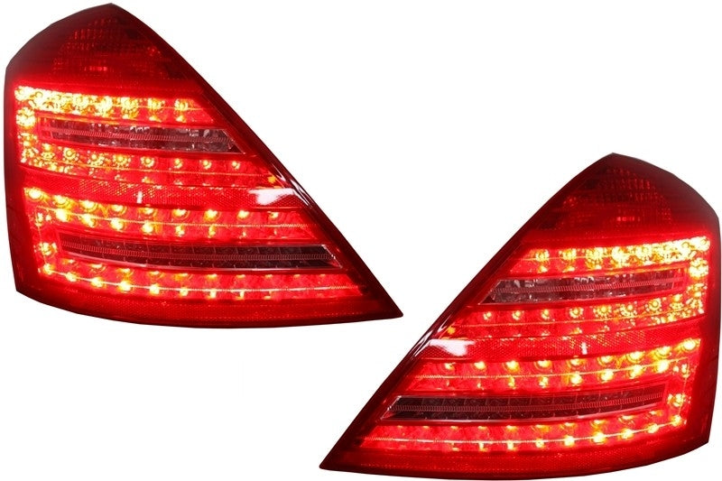 w221-taillight-1_4979339_45291